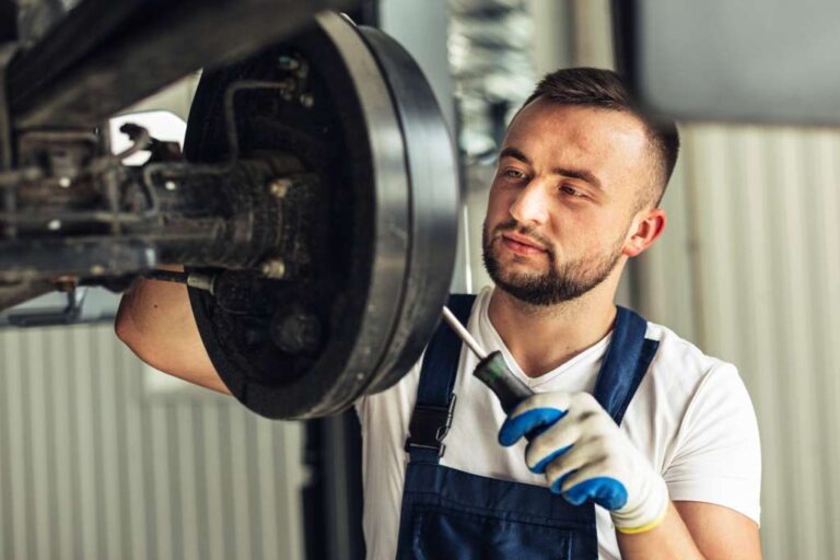 Na hora da manutenção, não esqueça dos freios traseiros