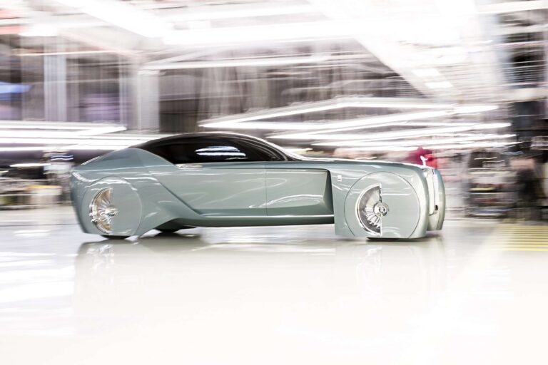 Rolls-Royce anuncia carro inédito 100% elétrico: Spectre