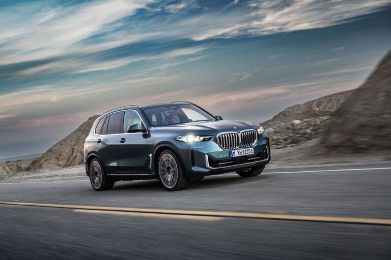 Novos BMW X5 e X6 estreiam no Brasil e arrasam no visual