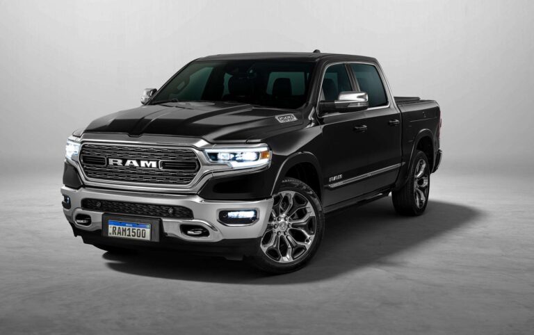 Ram 1500 Limited estreia e chama Ford F-150 para a briga