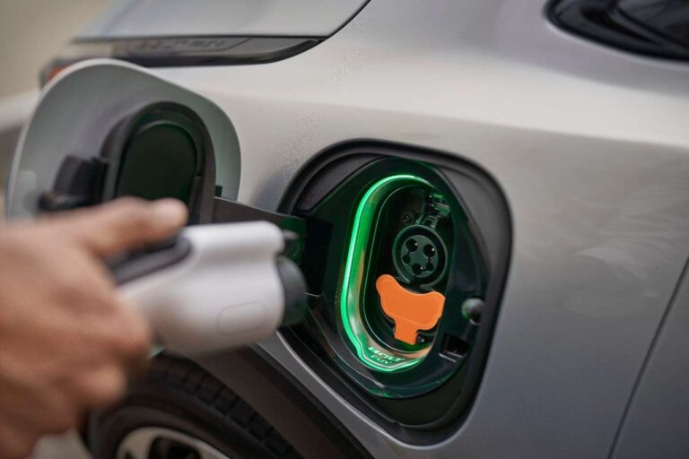 GM, enfim, vai oferecer carregadores residenciais para elétricos