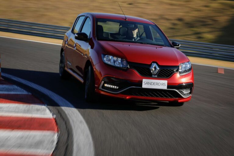 Esportivo Renault Sandero R.S. sai de linha no Brasil