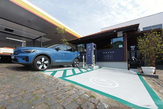 Volvo terá mais 15 carregadores rápidos e procura novos locais