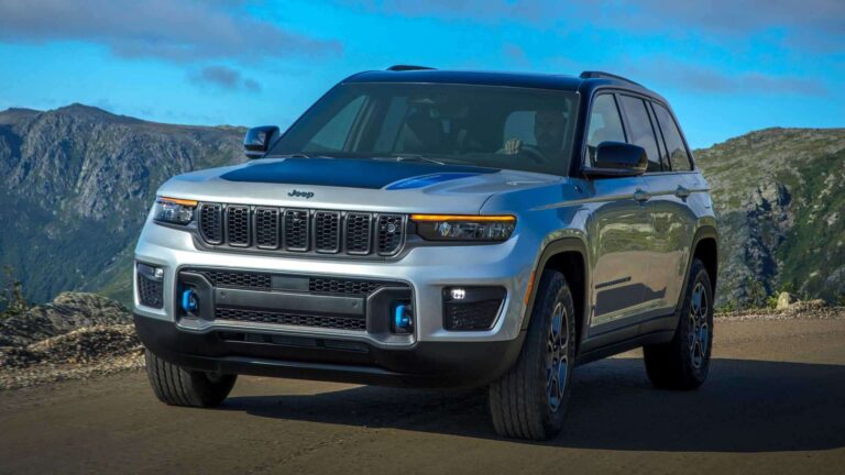 Jeep Grand Cherokee de 5 lugares estreia com versão híbrida