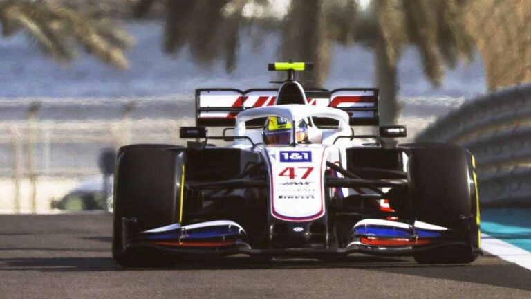 F1 2022: Haas terá o dobro de tempo de testes da Mercedes