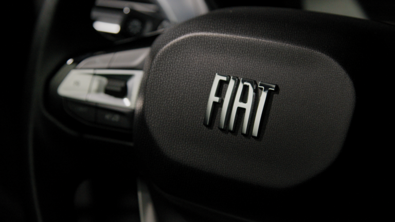 Fiat revela interior da Titano, sua picape anti-Hilux