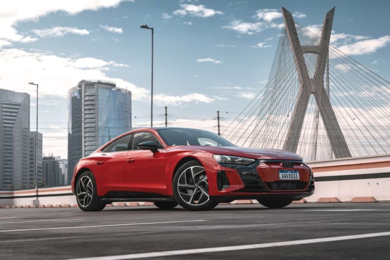 Audi lança E-tron GT de até 390 kW com venda e assinatura
