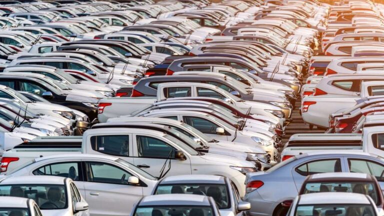 Se faltavam carros, agora já faltam clientes