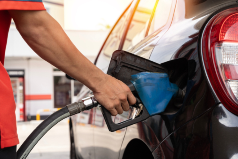 Fique atento na hora de abastecer o carro e evite acidentes