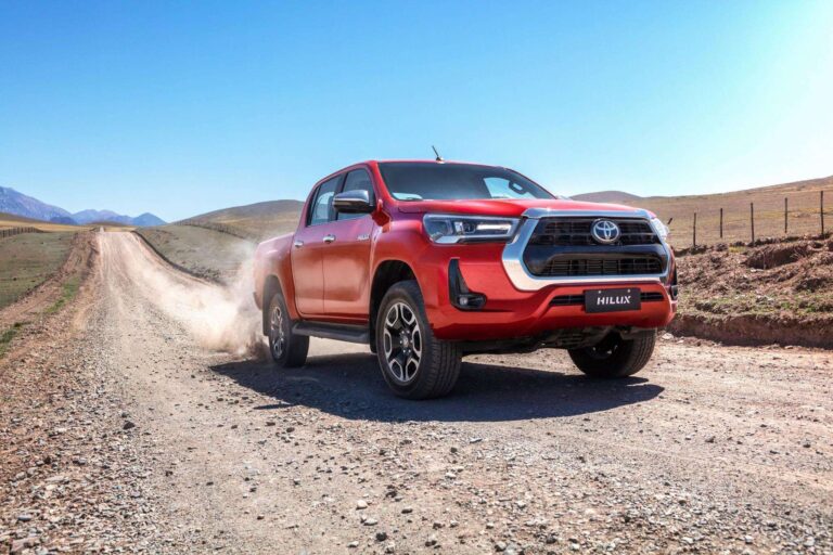 Toyota Hilux ganha versão especial SRX Limited abaixo da GR-S