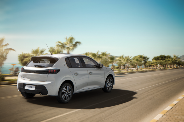 Peugeot 208 já roda em testes com motor 1.0 turbo da Fiat