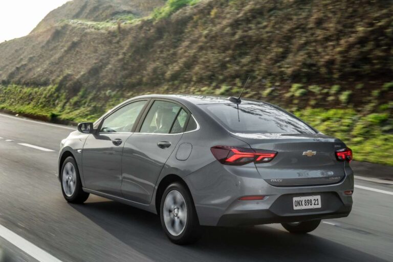 Chevrolet Onix Plus, rei dos sedãs nacionais, vendeu como hatch
