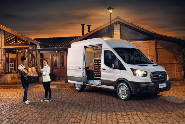 Ford Transit ganha nova versão furgão com motor de 170 cv