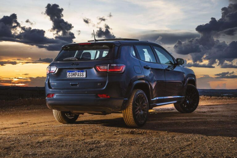 Compass 4xe por R$ 350 mil ou Volvo XC 60 por R$ 390 mil?