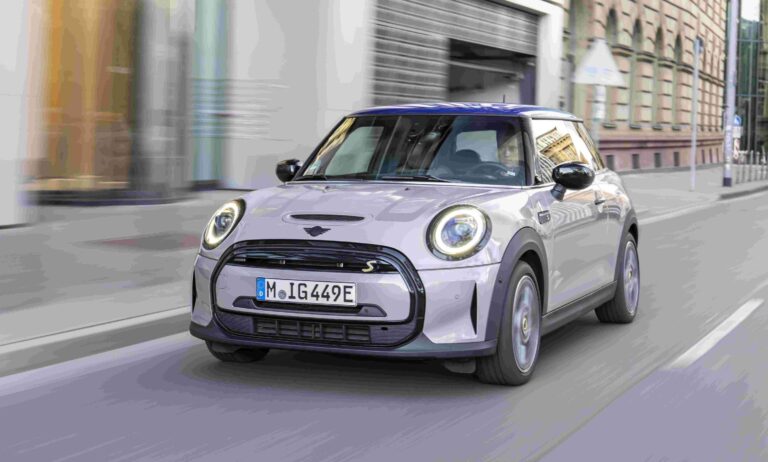 Mini dá desconto de R$ 26 mil para seu elétrico Cooper S E