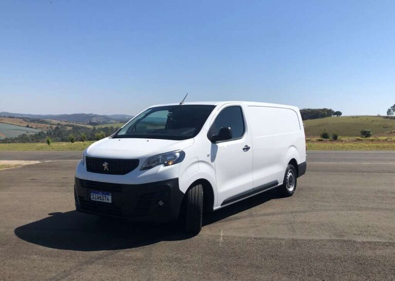 Peugeot e-Expert é opção “limpa” para entregas urbanas