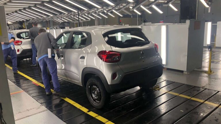 Renault confirma que vai produzir híbrido flex no Brasil