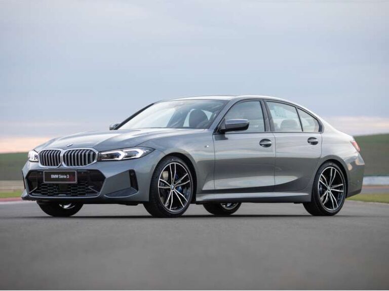 BMW 320i tem condições especiais e parcelamento em 24 vezes