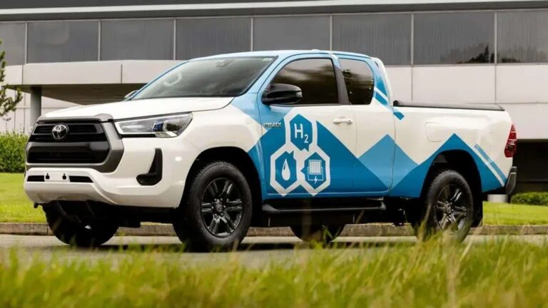 Toyota Hilux a hidrogênio em testes terá alcance de 580 km