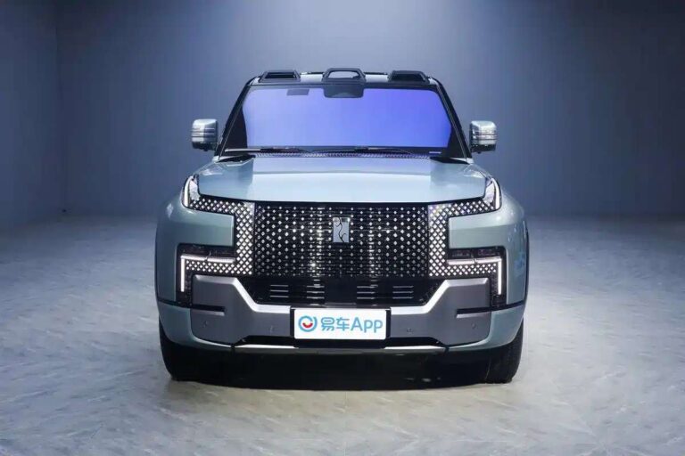 Novo SUV da BYD pode flutuar na água por 30 min e até navegar
