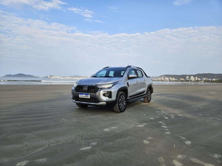 Fiat Strada é o primeiro carro a passar de 100 mil vendas no ano