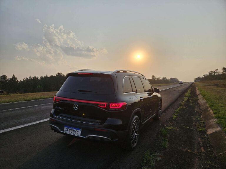 Viajei 1.400 km com o Mercedes EQB elétrico e gastei só R$ 76