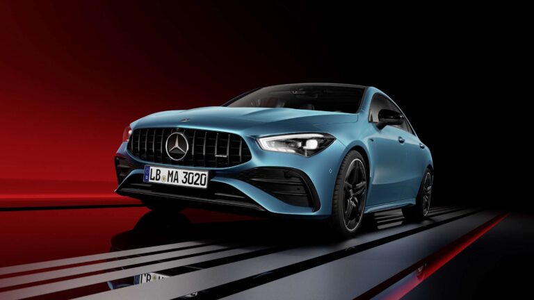 Novo Mercedes CLA Coupé estreia em duas versões (uma AMG)