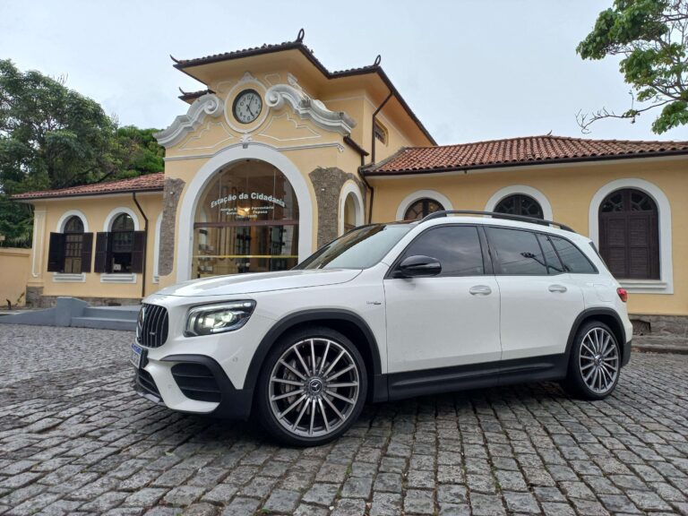 Avaliação: Mercedes-AMG GLB 35 é um SUV do tipo lobo e cordeiro