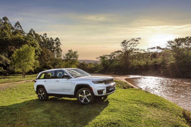 Jeep Grand Cherokee está de volta! Prepare o coração (e o bolso)