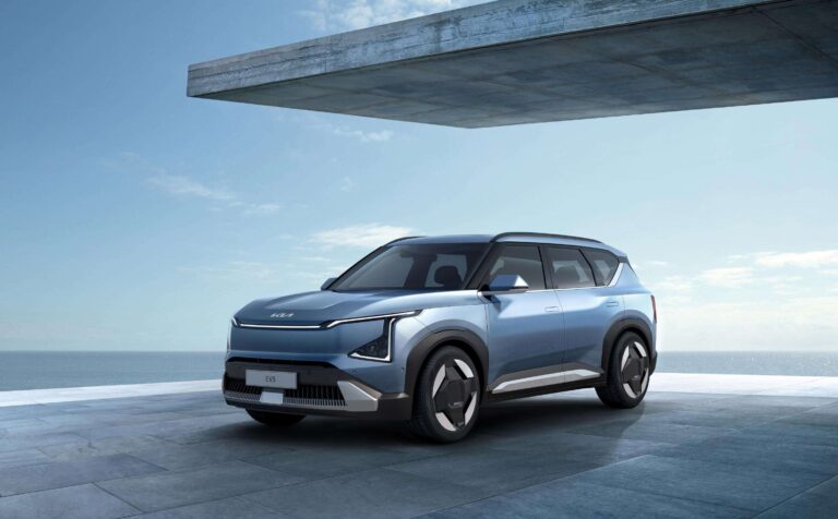 Kia apresenta três carros elétricos para enfrentar BYD e Tesla