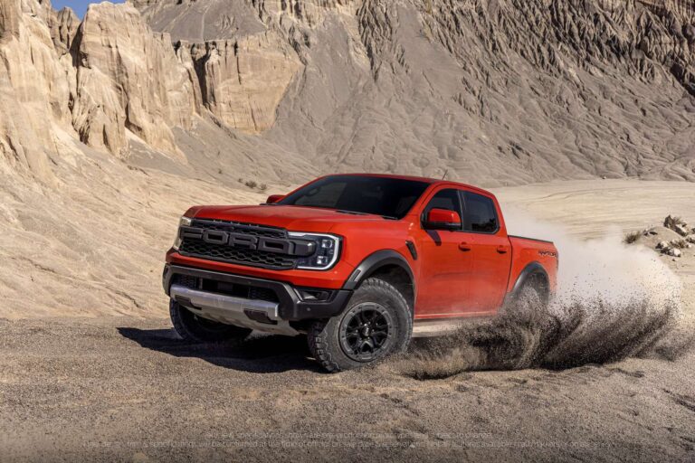 Nova Ford Ranger Raptor estreia com visual radical e 397 cv