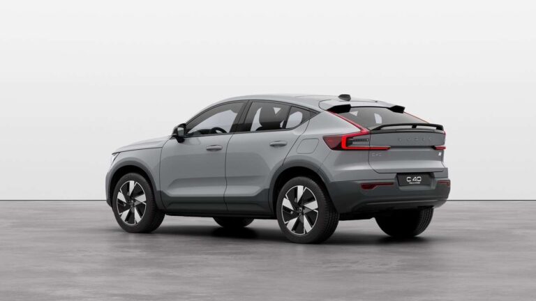 Volvo C40 elétrico, com motor traseiro, chega ao Brasil e roda até 475 km