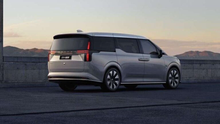 Volvo revela minivan diferente de tudo: elétrica, 6 lugares e 272 cv