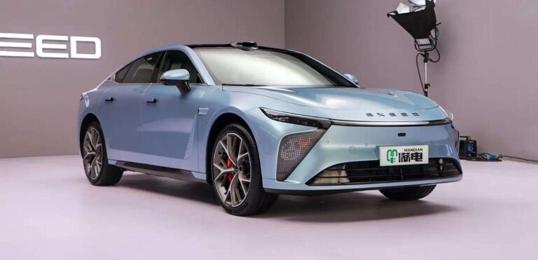 Exeed Sterra, da Chery, carrega 150 km de autonomia em 5 minutos