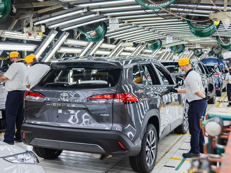Toyota encerra ano na liderança em exportações de veículos