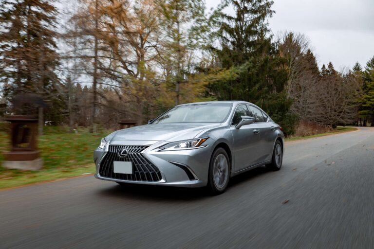 Lexus ES 300h 2022 chega ao Brasil mais equipado e com 211 cv