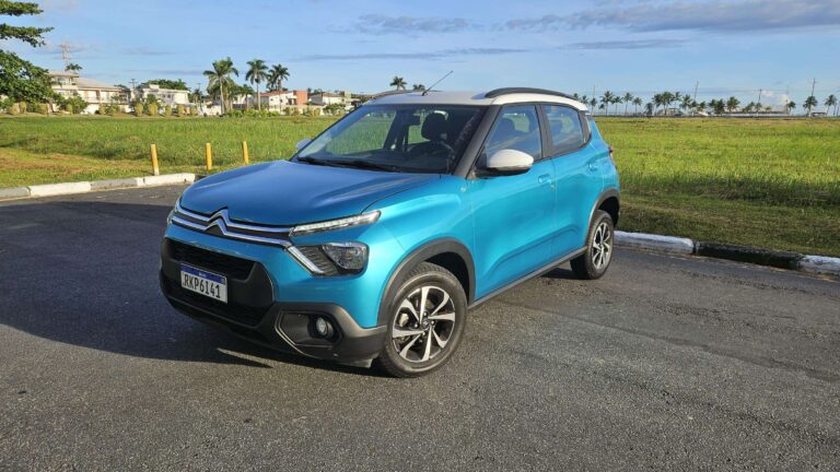 Citroën C3 com multimídia ou Onix e HB20 só com rádio?