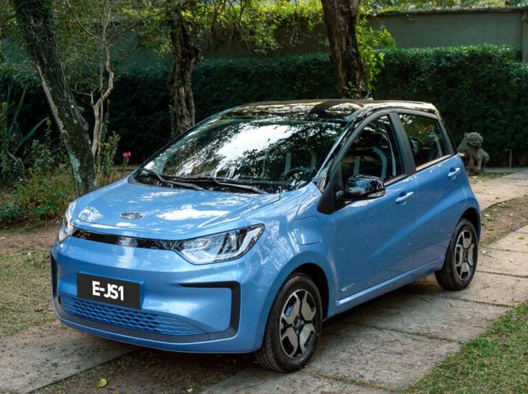 Uber vai poder usar carro elétrico JAC E-JS1 em 7 cidades brasileiras