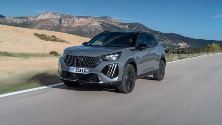 5 SUVs que a Peugeot, Renault, Volks e Toyota preparam para 2024