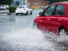 Carro na chuva: veja 8 dicas rápidas para dirigir com segurança