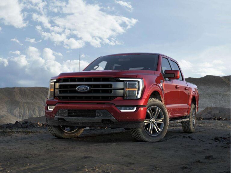 Ford apresenta duas versões da F-150, mas esconde o preço