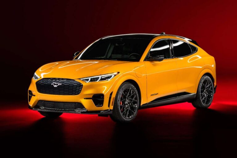 Mustang elétrico Mach-E será vendido no Brasil em 2023