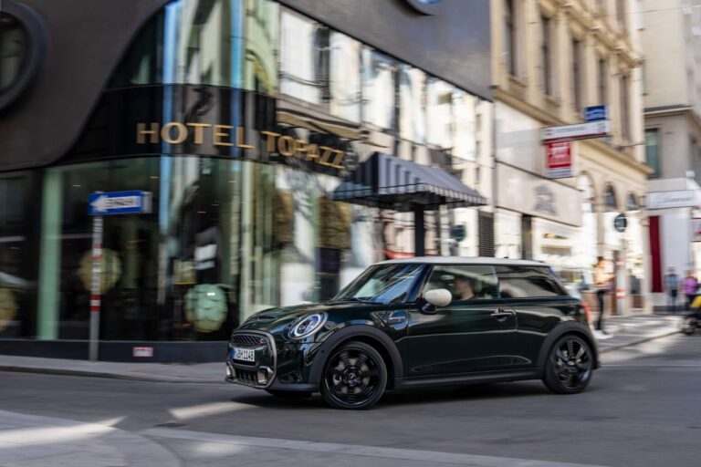Mini Cooper elétrico ganha série limitada Resolute Edition
