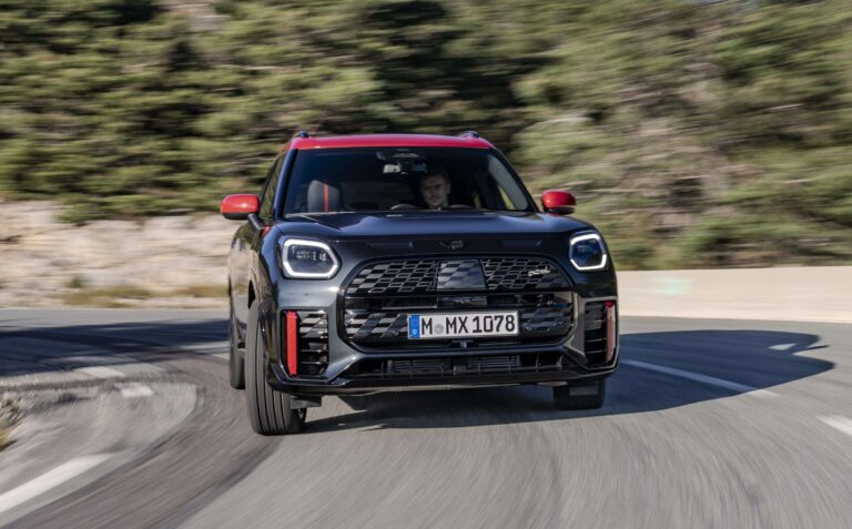 Conheça o novo Mini Countryman, que é maior e tem versão elétrica