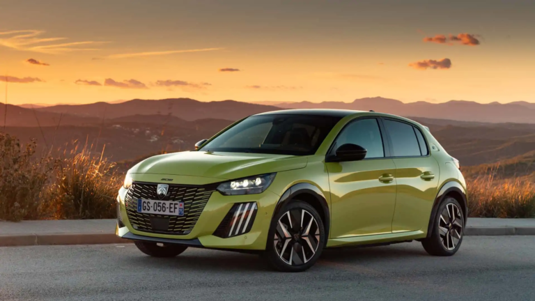 Com mudanças no design, Peugeot 208 2025 aparece na Argentina