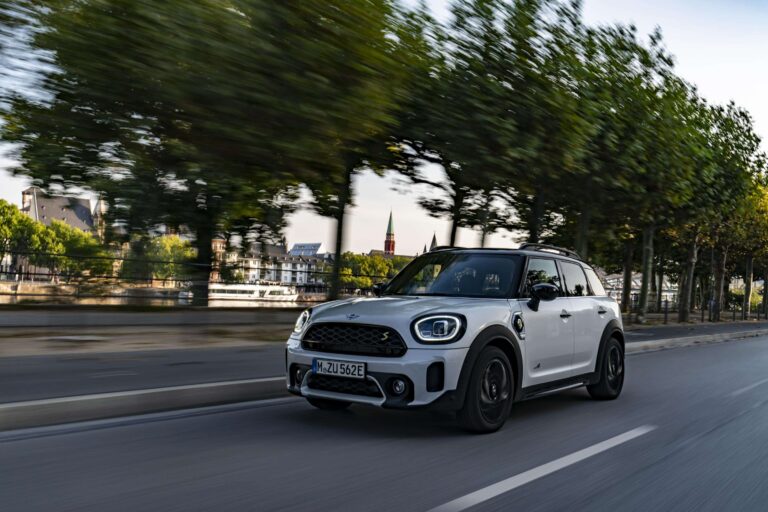 Mini Cooper S 5P custa quase R$ 38 mil a menos em ação da marca