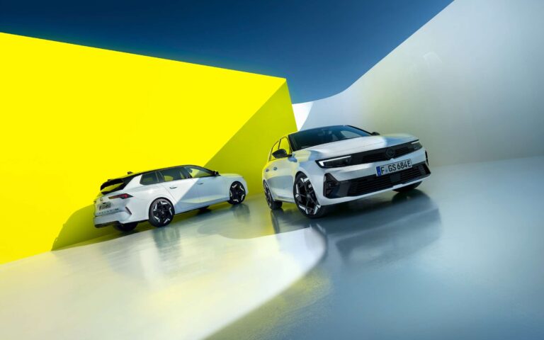 Opel revela esportivos Astra GSe e Astra Sports Tourer GSe