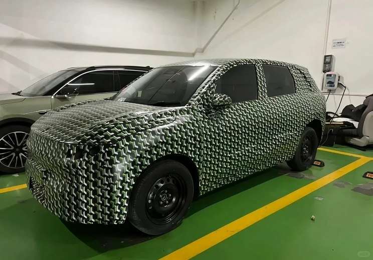 SUV elétrico que pode ser da Fiat é flagrado em testes na China