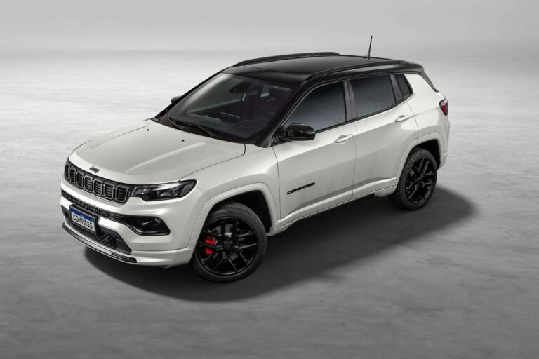 Chegou o Jeep Compass 2025; duas versões aceleram como um Porsche