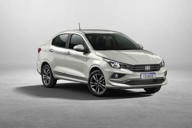 Fiat Cronos 2023 ganha duas versões CVT e brilha em economia